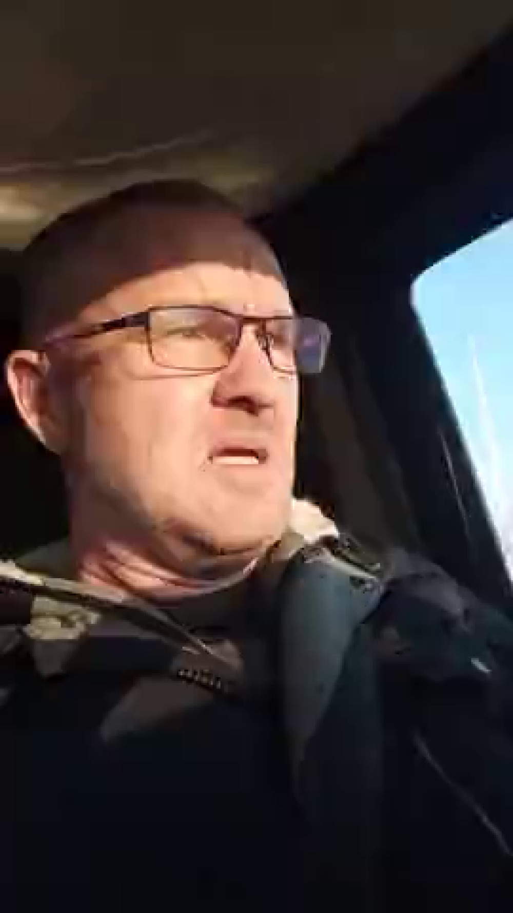 Напавший на ведущую. Напавший на ведущую