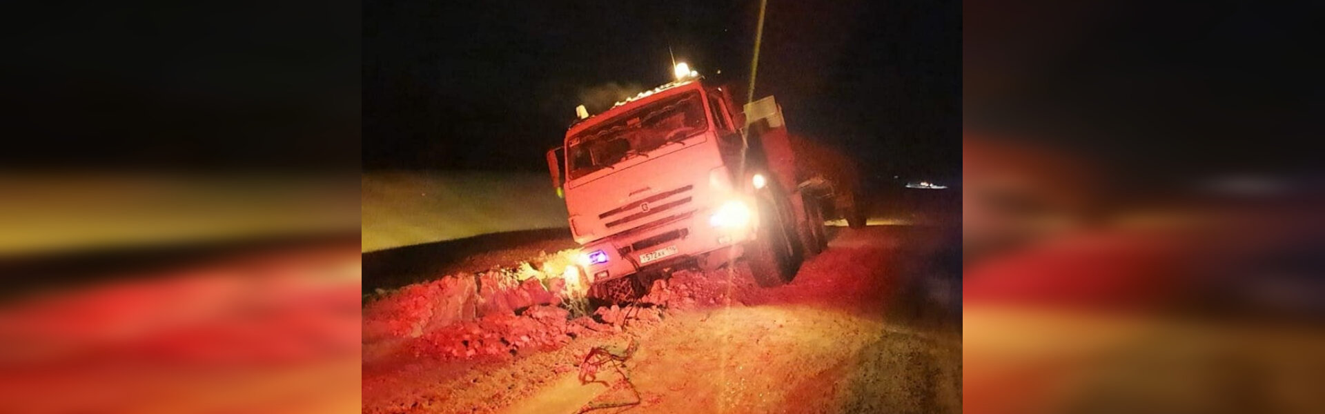 Автоинспекторы помогли водителю КАМАЗа, который застрял в сугробе в  Нижнекамском районе - «Вести КАМАЗа»