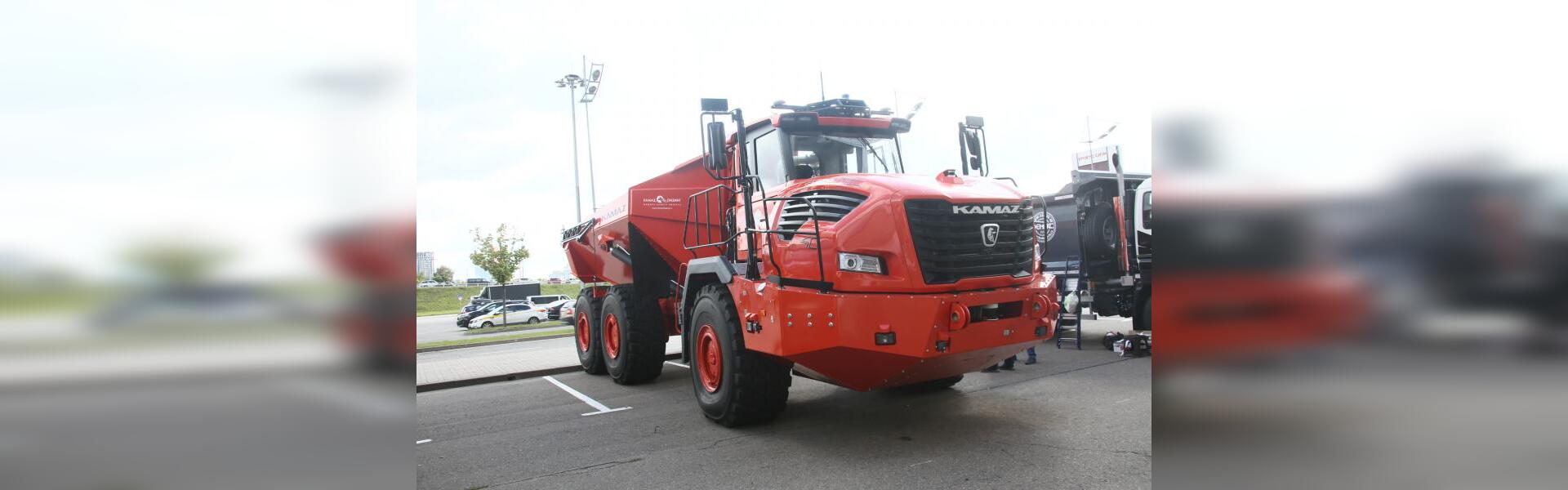 На ComTrans-2021 широкая публика впервые увидела автономный самосвал  «Геркулес» - «Вести КАМАЗа»