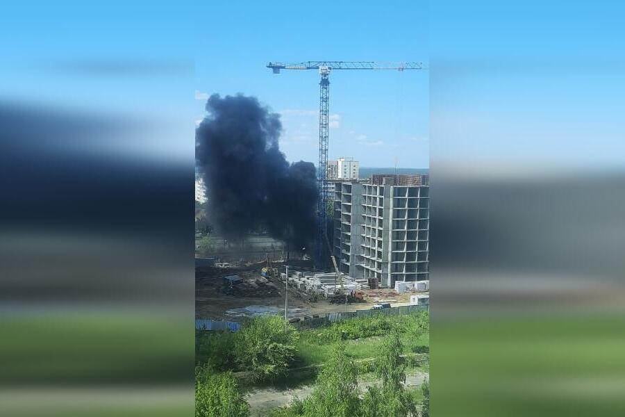 Пожар в набережных челнах гараж. Над городом. Пожар Набережные Челны 03.06.2022. Что горит в Челнах сейчас. Пожар в Набережных Челнах сегодня на ГЭСЕ.