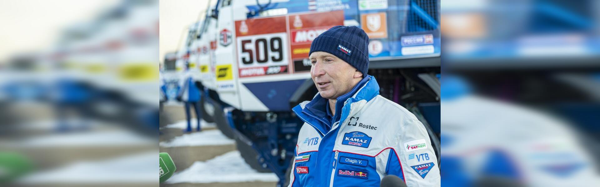 Карлос сайнс формула 1. Серхио перес. Автогонщик. Карлос сайнс феррари. Какому автогонщику в 2019 исполнилось 50.