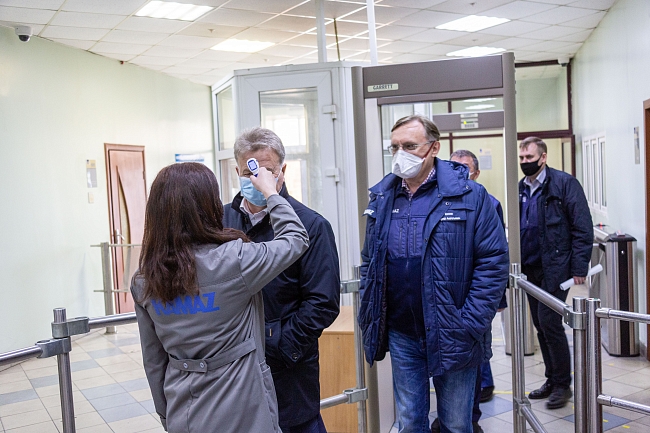 Сергей Когогин посетил завод запасных частей и компонентов 