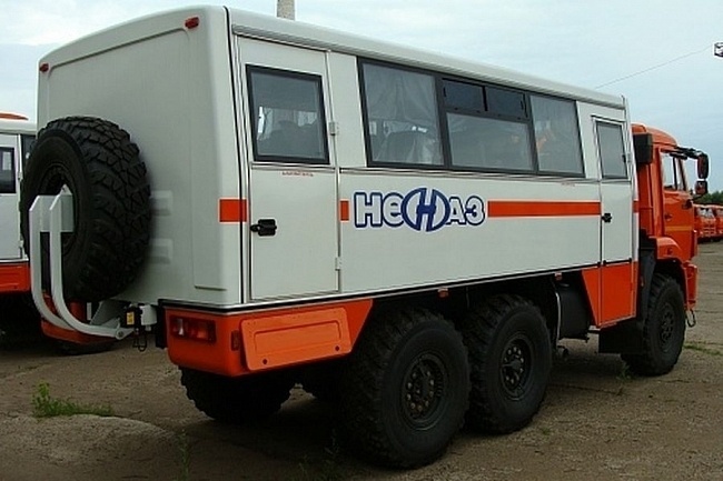 Вахтовый автобус НЕФАЗ-4208 