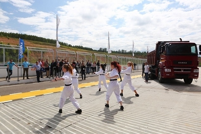 Тест-драйв автомобилей КАМАЗ в Казани 9 августа 2018 года 